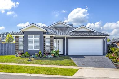 House For Sale - VIC - Warragul - 3820 - Elegant, Luxurious and Modern  (Image 2)