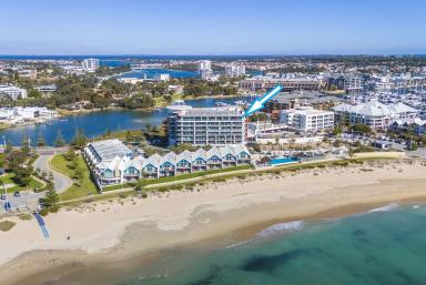 Apartment For Sale - WA - Mandurah - 6210 - BEACHFRONT PENTHOUSE @ SEASHELLS  (Image 2)