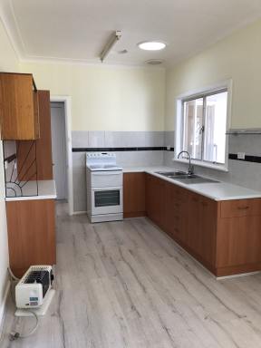 House For Lease - NSW - Tumut - 2720 - 3 Bedroom Family Home  (Image 2)