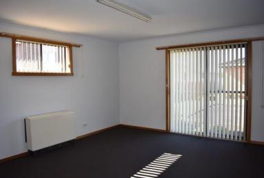 Unit For Lease - TAS - Ulverstone - 7315 - CONCENIENT LOACTION  (Image 2)