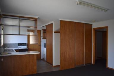 Unit For Lease - TAS - Ulverstone - 7315 - CONCENIENT LOACTION  (Image 2)