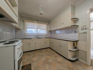 House For Sale - VIC - Kerang - 3579 - 4 bedroom home under $300,000  (Image 2)
