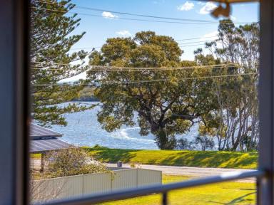 House For Sale - NSW - Manning Point - 2430 - COASTAL ESCAPTE WITH RIVER VIEWS  (Image 2)