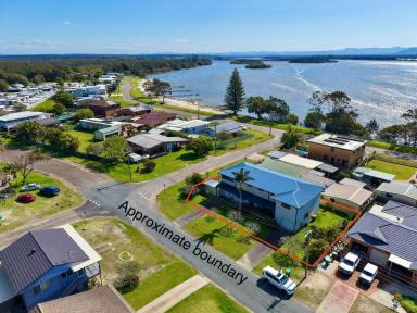 House For Sale - NSW - Manning Point - 2430 - COASTAL ESCAPTE WITH RIVER VIEWS  (Image 2)