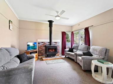 House For Lease - VIC - Buchan - 3885 - COUNTRY COTTAGE IN BUCHAN  (Image 2)