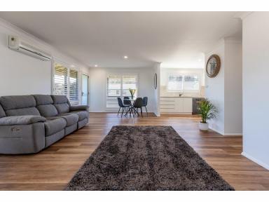 House For Sale - NSW - Forster - 2428 - Renovated Home in a Sought-After Forster Location  (Image 2)