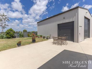House For Sale - QLD - Mareeba - 4880 - QUALITY, CLASS, COMFORT & CONVENIENCE  (Image 2)