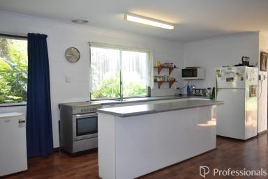House For Sale - QLD - Ball Bay - 4741 - Charming Rural Retreat!  (Image 2)