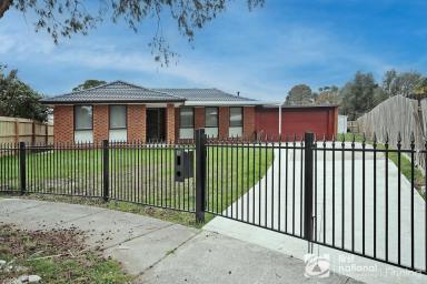 House Leased - VIC - Cranbourne North - 3977 - Beautifully Renovated Family Home in a Quiet Court Location  (Image 2)