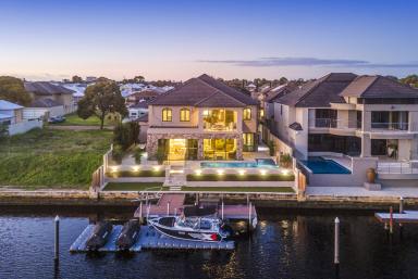 House For Sale - WA - Dudley Park - 6210 - WHEN LUXURY MEETS THE CANALS  (Image 2)