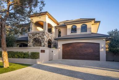 House For Sale - WA - Dudley Park - 6210 - WHEN LUXURY MEETS THE CANALS  (Image 2)