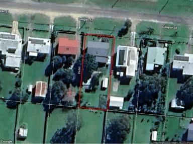 House For Sale - QLD - Ingham - 4850 - 4 BEDROOM HIGHSET HOME WITH SHED AT REAR!  (Image 2)