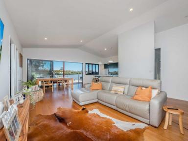 House For Sale - NSW - Broadwater - 2472 - EXECUTIVE HOME WITH RIVER FRONTAGE  (Image 2)
