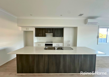 Townhouse Leased - NSW - Greenwell Point - 2540 - Modern Townhouse Living by the Shoalhaven River (Image 2)