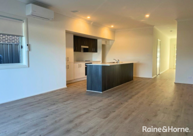 Townhouse For Lease - NSW - Greenwell Point - 2540 - Modern Townhouse Living by the Shoalhaven River (Image 2)