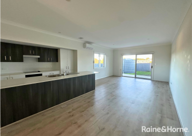 Townhouse Leased - NSW - Greenwell Point - 2540 - Modern Townhouse Living by the Shoalhaven River (Image 2)