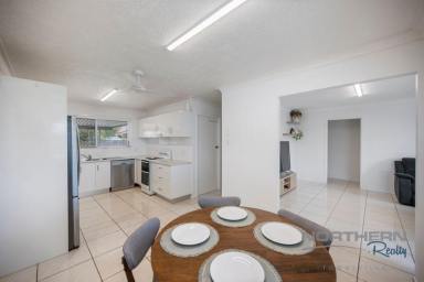 House For Lease - QLD - Wulguru - 4811 - Spacious Home Offering Comfort & Convenience  (Image 2)