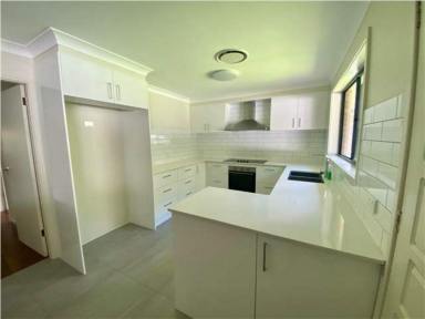 House Leased - NSW - Forster - 2428 - Spacious 4 bedroom family home  (Image 2)