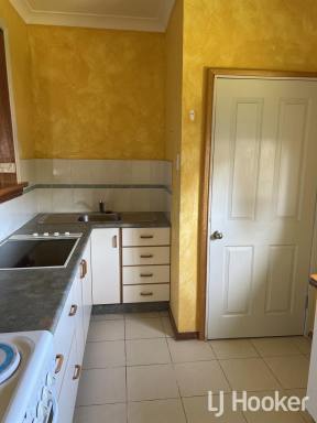 House For Lease - NSW - Inverell - 2360 - Family Home on the Edge of Town  (Image 2)