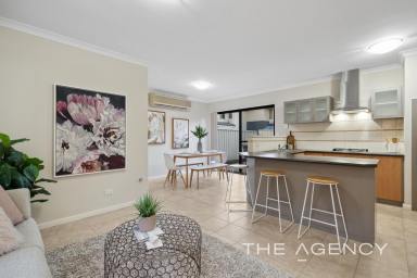Townhouse For Sale - WA - Rivervale - 6103 - Spacious Townhouse in the Heart of Rivervale  (Image 2)