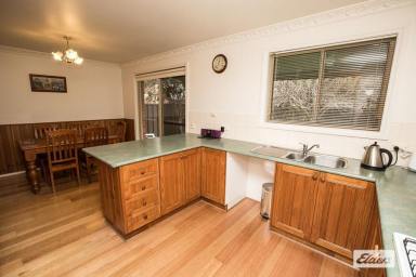 Townhouse For Lease - VIC - Bendigo - 3550 - Fully Furnished Inner City Townhouse  (Image 2)