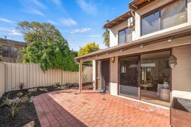Townhouse For Sale - WA - Como - 6152 - LOW MAINTENANCE LIFESTYLE LIVING  (Image 2)