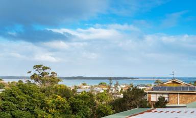 House For Sale - VIC - Inverloch - 3996 - Seaside Retreat Ready for Holiday Bliss or Everyday Living  (Image 2)