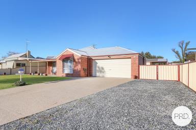 House For Sale - NSW - Howlong - 2643 - POOL, SHEDS & ALFRESCO PERFECTION  (Image 2)