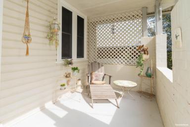 House For Lease - NSW - Turvey Park - 2650 - FULLY FURNISHED CENTRAL LIVING  (Image 2)