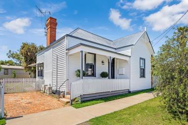 House For Sale - VIC - Quarry Hill - 3550 - Charming Renovated Victorian in a Quarry Hill  (Image 2)