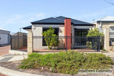 House For Sale - WA - Wellard - 6170 - MODERN COMFORT, CLEVER DESIGN AND EVERYDAY CONVENIENCE  (Image 2)