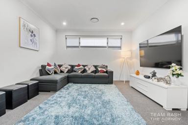 House For Sale - WA - Caversham - 6055 - 2023 Built Blue Print Home  (Image 2)