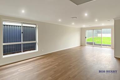 House For Lease - NSW - Dubbo - 2830 - Modern 4-Bedroom Home in Highly Sought-After Southlakes Estate  (Image 2)