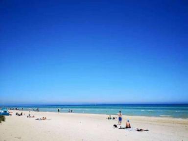 House For Lease - VIC - Mordialloc - 3195 - 4/5 Bed Bayside Living in Mordialloc - Only 10 mins from the Beach  (Image 2)