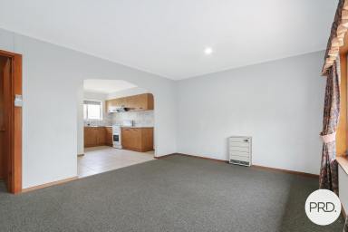 House For Lease - NSW - East Albury - 2640 - TWO BEDROOM UNIT IN IDEAL LOCATION!  (Image 2)