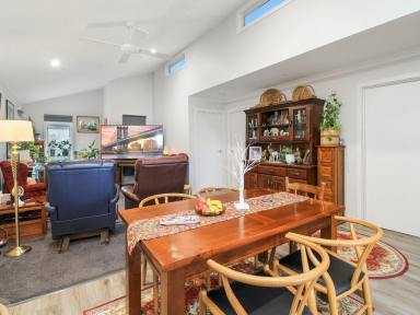 House For Sale - VIC - Lucknow - 3875 - BROADLANDS VIEW - MODERN LIFESTYLE LIVING  (Image 2)