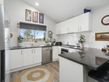 House For Sale - VIC - Lucknow - 3875 - BROADLANDS VIEW - MODERN LIFESTYLE LIVING  (Image 2)