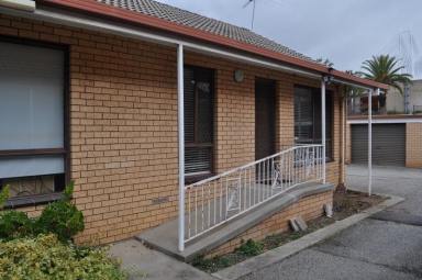 Unit For Sale - NSW - East Albury - 2640 - Quality Unit in Popular East Albury  (Image 2)