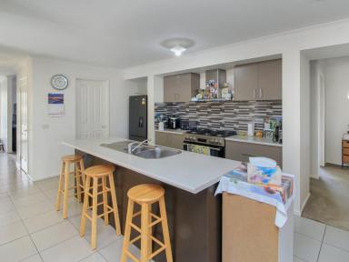 House For Sale - VIC - Eastwood - 3875 - MODERN EASTWOOD LIVING WITH PRIVATE GATEWAY TO WALKING TRACKS  (Image 2)