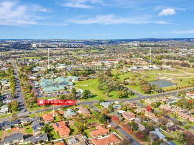 House For Sale - NSW - Young - 2594 - Large Family Home In a Elevated Desirable Location  (Image 2)