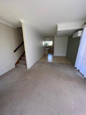 Unit For Lease - NSW - Batemans Bay - 2536 - WALKING DISTANCE TO TOWN!  (Image 2)