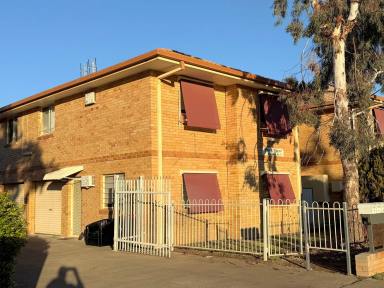 Unit For Sale - NSW - Moree - 2400 - INVEST OR OCCUPY!  (Image 2)