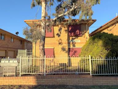 Unit For Sale - NSW - Moree - 2400 - INVEST OR OCCUPY!  (Image 2)