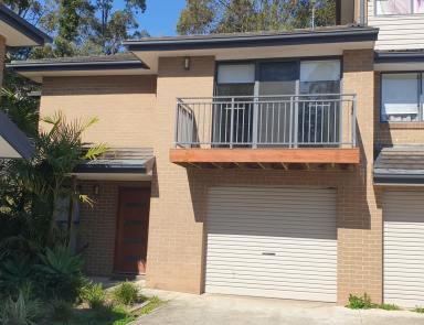 Townhouse For Lease - NSW - Watanobbi - 2259 - Almost new 3 bdrm 3 bthrm townhouse  (Image 2)