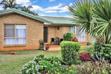 House For Sale - QLD - Avoca - 4670 - FAMILY BRICK HOME IN FRIENDLY AVOCA!  (Image 2)
