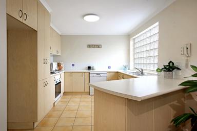 Unit For Lease - VIC - Parkdale - 3195 - SPACIOUS | GREAT LOCATION | GROUND FLOOR UNIT  (Image 2)