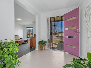 House For Sale - VIC - Echuca - 3564 - As Good As New - Modern 3 Bedroom Home with Effortless Lifestyle Appeal  (Image 2)
