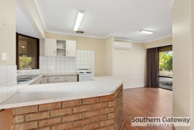 House For Lease - WA - Parmelia - 6167 - Beautiful home with Large workshop  (Image 2)