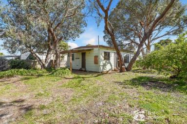 House For Sale - VIC - Blind Bight - 3980 - Coastal Escape on a Generous 939m2 Block  (Image 2)