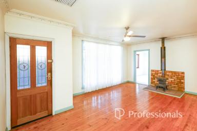 House For Sale - VIC - Merbein - 3505 - First Home or Investment  (Image 2)
